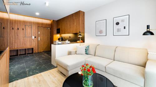virtuve, Hillside - apartamenty przy stoku narciarskim, plac zabaw, siłownia, widoki (Wonder Home - Apartamenty Hillside tuz przy stoku, sklep, plac zabaw i zewnetrzna silownia na tereni) in Karpača