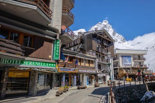 Hotel & Ristorante Serenella Breuil Cervinia