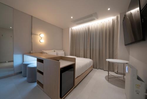 Anook Hotel Osan Room Type - Standard Double Room