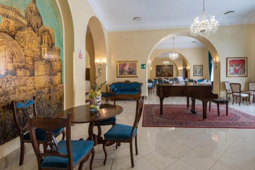 Hotel Centrale Spa & Relax in 阿爾卡莫