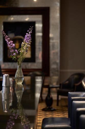 The Clermont London, Victoria