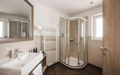 SomVita Suites Room Type - Double Comfort Room with Balcony and Mountain View