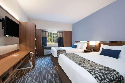 Queen Room with Two Queen Beds - Non-Smoking