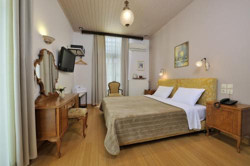Double or Twin Room - Acropolis View image 8