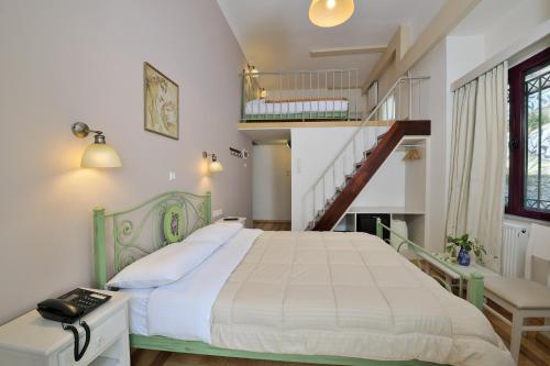 Dryades & Orion Hotel - image 10