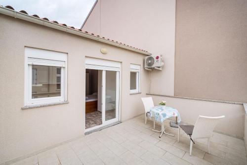 شرفة/ تراس, Studio Apartments Near Center in نوفالجا