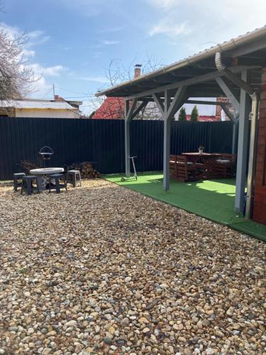 Balcony/terrace, Bazsalikom-Apartman in Mezokovesd