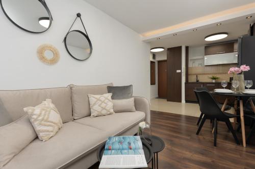 Family Apartment near PGE Narodowy by Noclegi Renters, Varsovia