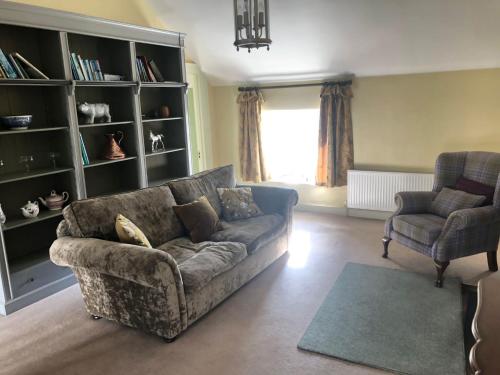 2 Bed Courtyard Apartment at Rockfield House Kells in Meath - Short Term Let in Келс