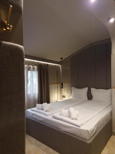 Hotel Allur - image 10