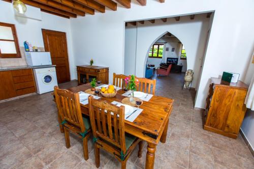 ห้องครัว, Villa Pomos Med. in โปมอส