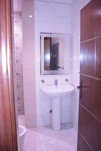 Deluxe Studio room in Altamyoiz serviced Apartments