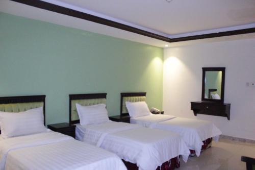 Triple Room image 2