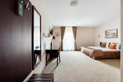 1 queen bed