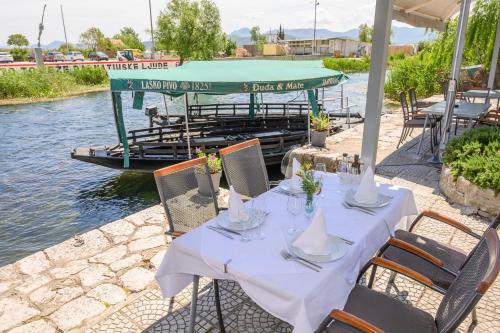 Restorāns, Djudja I Mate in Vid