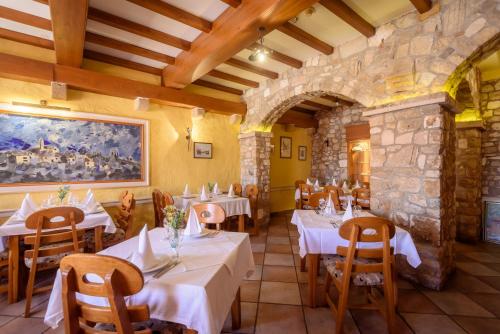 Restorāns, Djudja I Mate in Vid