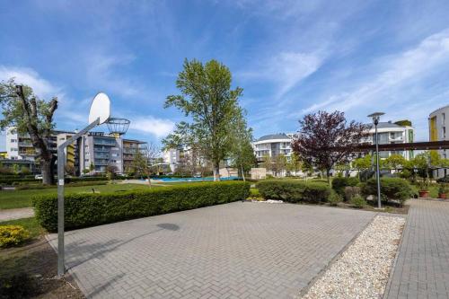 Admiral Pearl Admiral Pearl