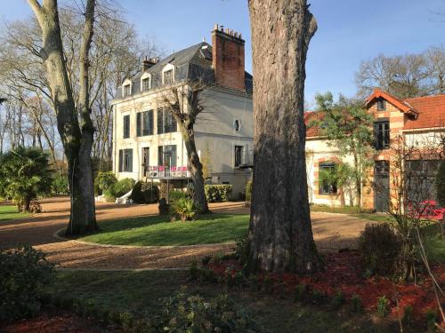 Domaine De La Belvaudiere - Location, gîte - Saint-Pavace