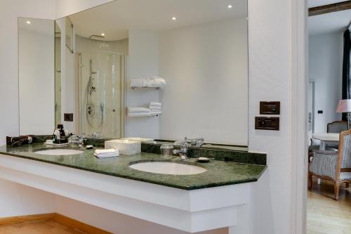 455182503 Small Luxury Hotel De Witte Lelie