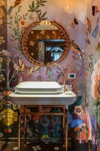 455184316 Small Luxury Hotel De Witte Lelie