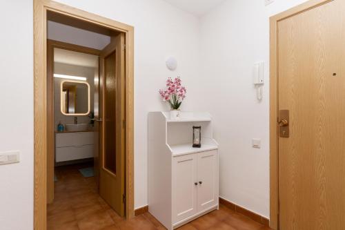 One-Bedroom Apartment image 10