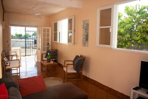 Maison de 3 chambres a Le moule a 500 m de la plage avec vue sur la mer jardin clos et wifi