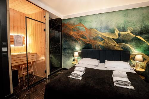 Jacuzzi Glass-House Central Station Room Type - Apartment with Jacuzzi and Sauna