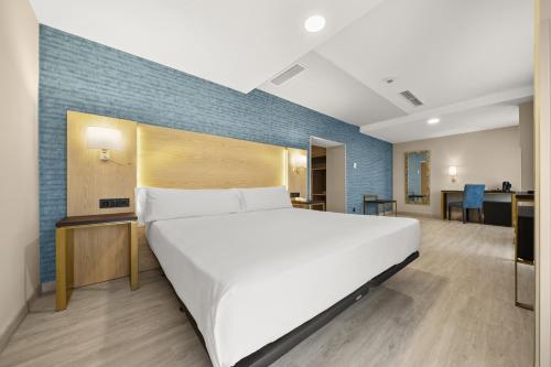 1 queen bed