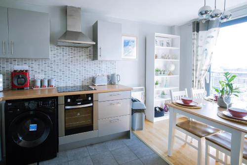 Modern central Penthouse - 1 FreeParking, Liverpool (photo 10)