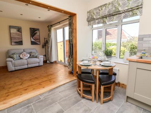 ทัศนียภาพภายนอกโรงแรม, 3 Rhyd Drive in คอลวี เบย์