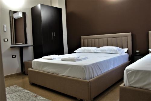 Deluxe Triple Room image 10