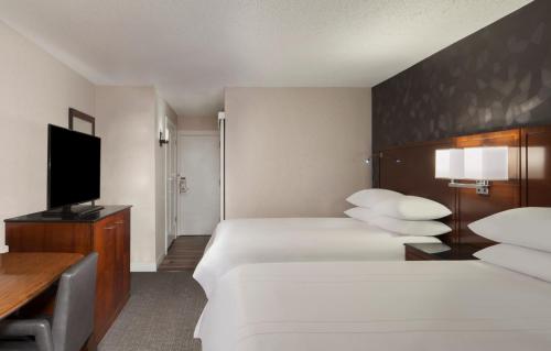 2 double beds