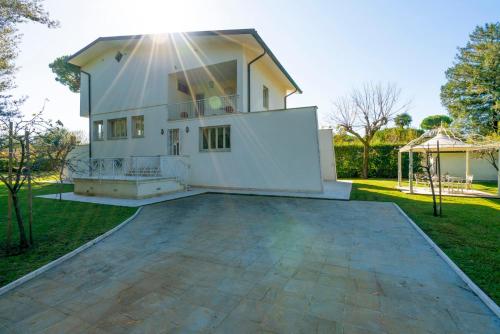  Villa Getty in Cinquale