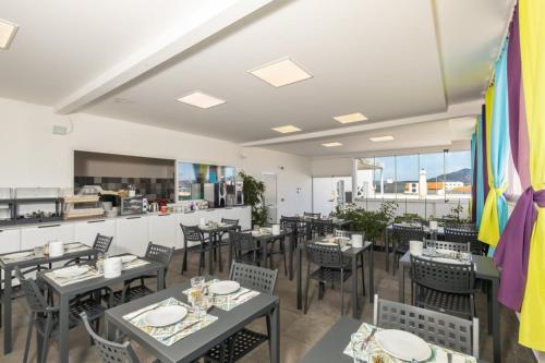Food and beverages, Essenza Hotel - Olbia in Olbia