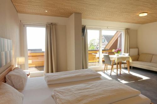 Gastehaus Hornstein 388m von Nonnenhorn entfernt