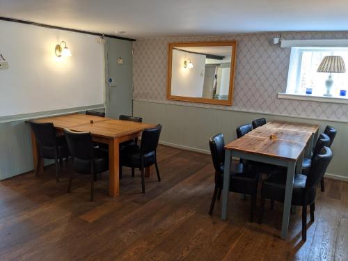 Удобства, Cowpers Oak  in Олни