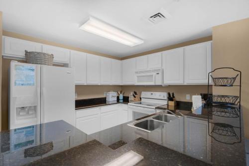 Calypso 1-203 East by RealJoy Vacations - image 11