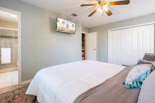 Beach Bungalow 700 in Jacksonville Beach, USA