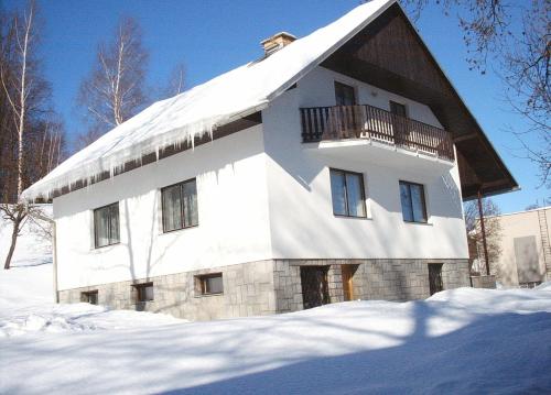 3 bedrooms, 6 beds