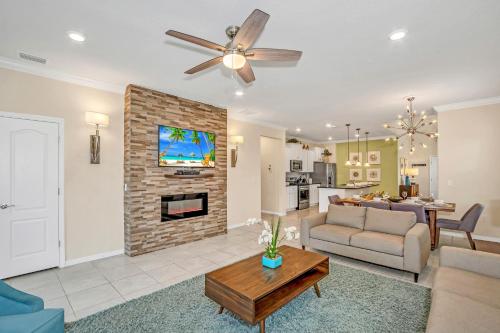 5532 Misty Oak Circle