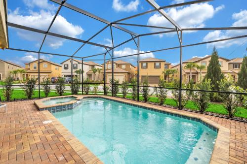 5532 Misty Oak Circle
