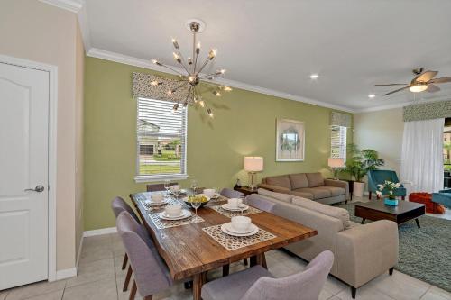 5532 Misty Oak Circle
