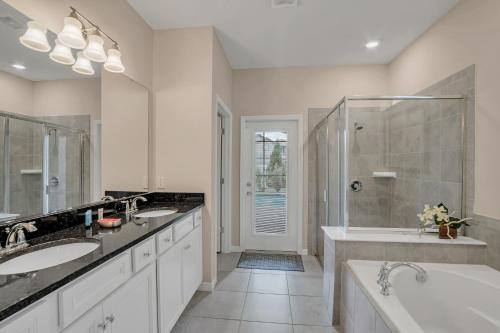 5532 Misty Oak Circle