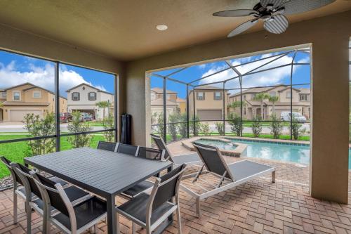 5532 Misty Oak Circle