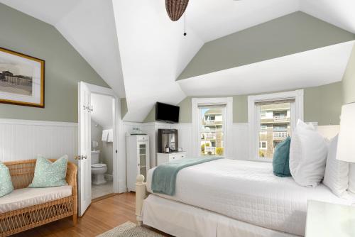 Inn on the Sound - image 10