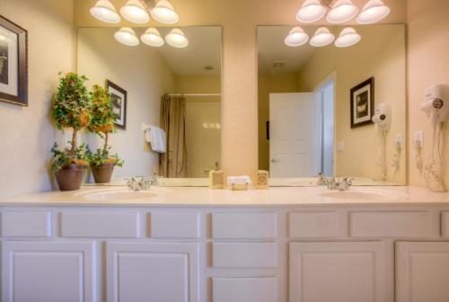 Majestic Retreat - image 11