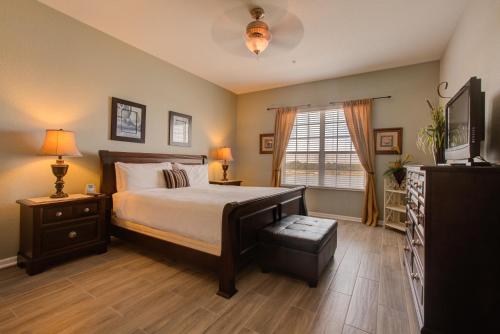 Lakeview Executive Penthouse - image 10