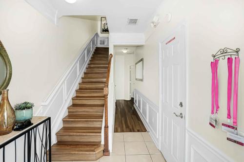 Spacious Townhome wPatio Garage Sleeps10 in Orlando, USA