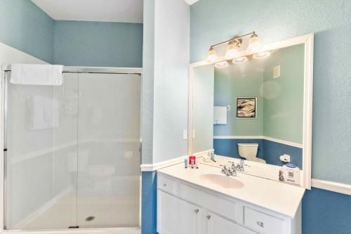 Modern Vista Cay Condo, near Universal Studios!
