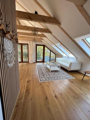 Leśna Residence & SPA (Lesna Residence & SPA) in Піш